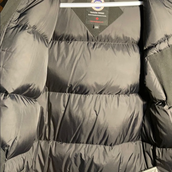 Canada Goose Parka - Picture 5 of 6